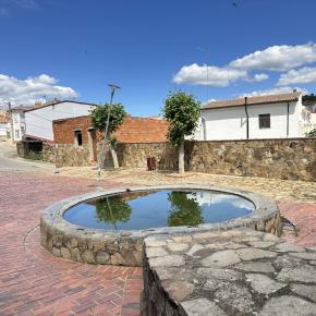 The fountain  "El Chorro Viejo".