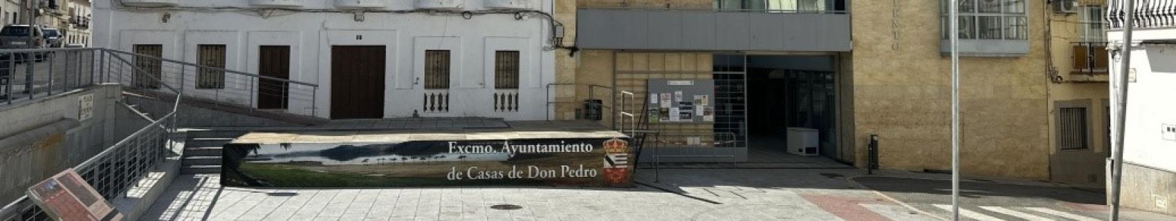 Plaza de España en Casas de Don Pedro.