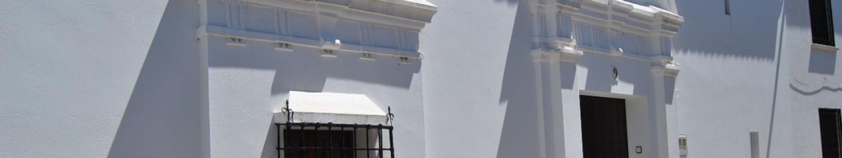 Fachada principal de la Casa de Castro
