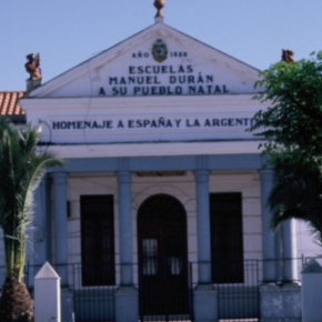 Las Escuelas